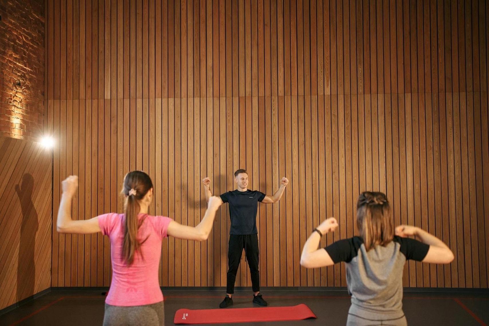 Aluno a estudar para se tornar personal trainer em Portugal